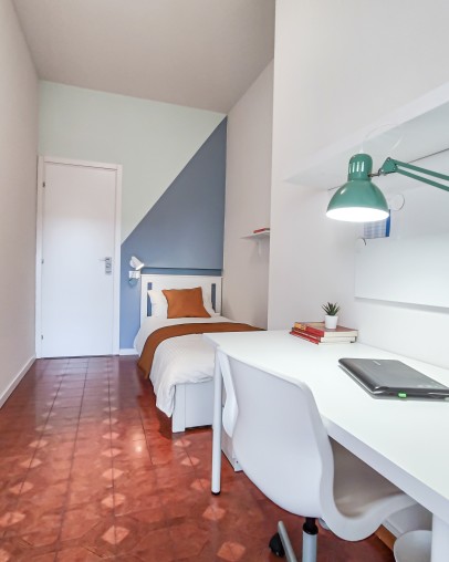 camera studentsroom